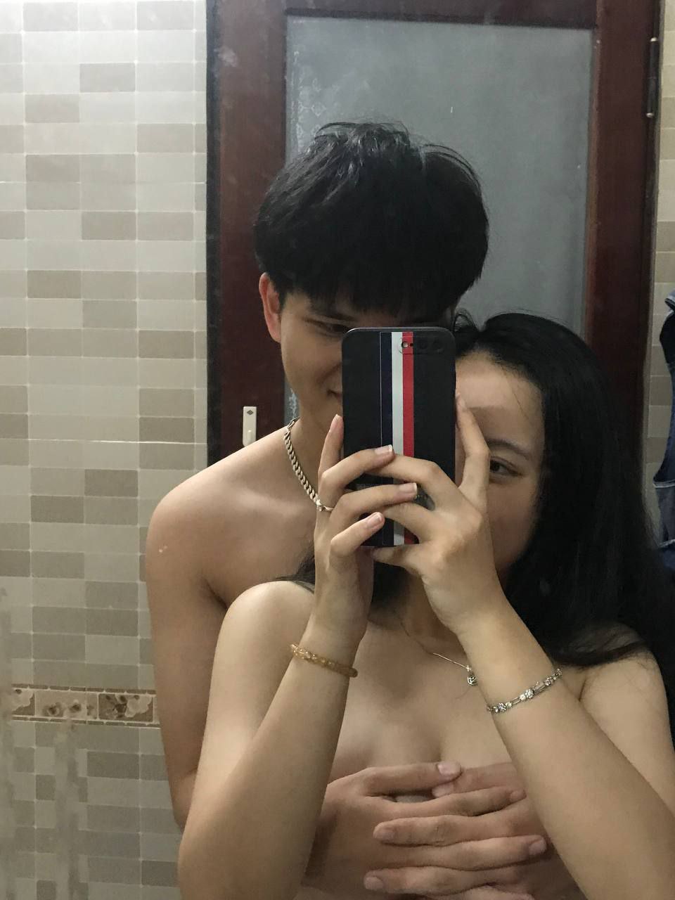 Đụ liên tục 2 em nữ sinh dâm dục mới đi học về